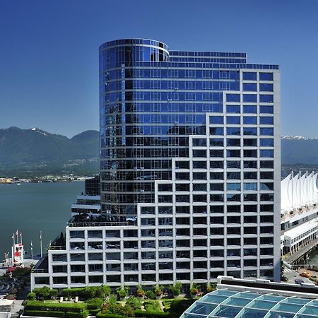 Fairmont Waterfront Hotel Vancouver Exterior foto Shaw Tower, the company's headquarters in Vancouver