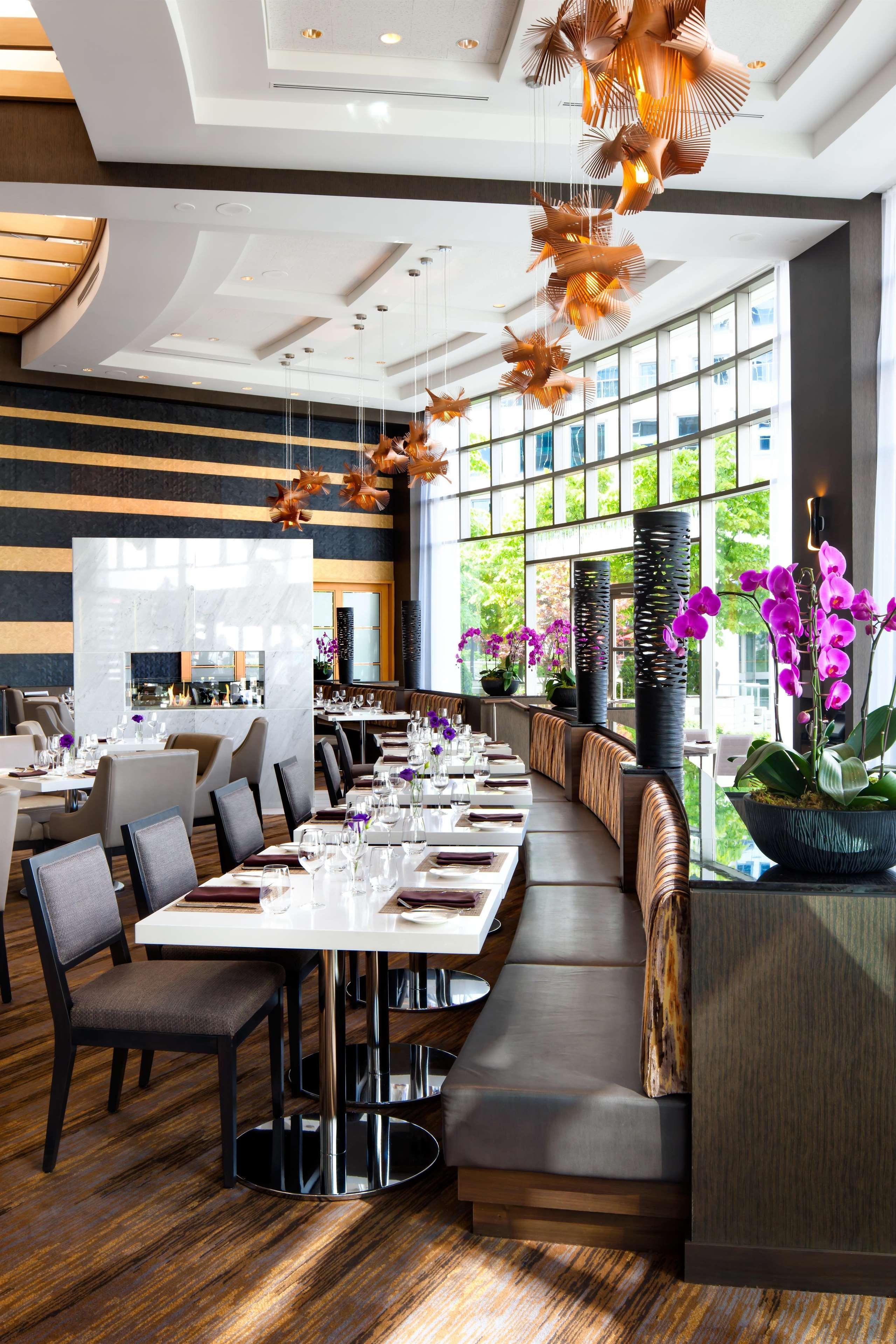 Fairmont Waterfront Hotel Vancouver Exterior foto The interior of the restaurant
