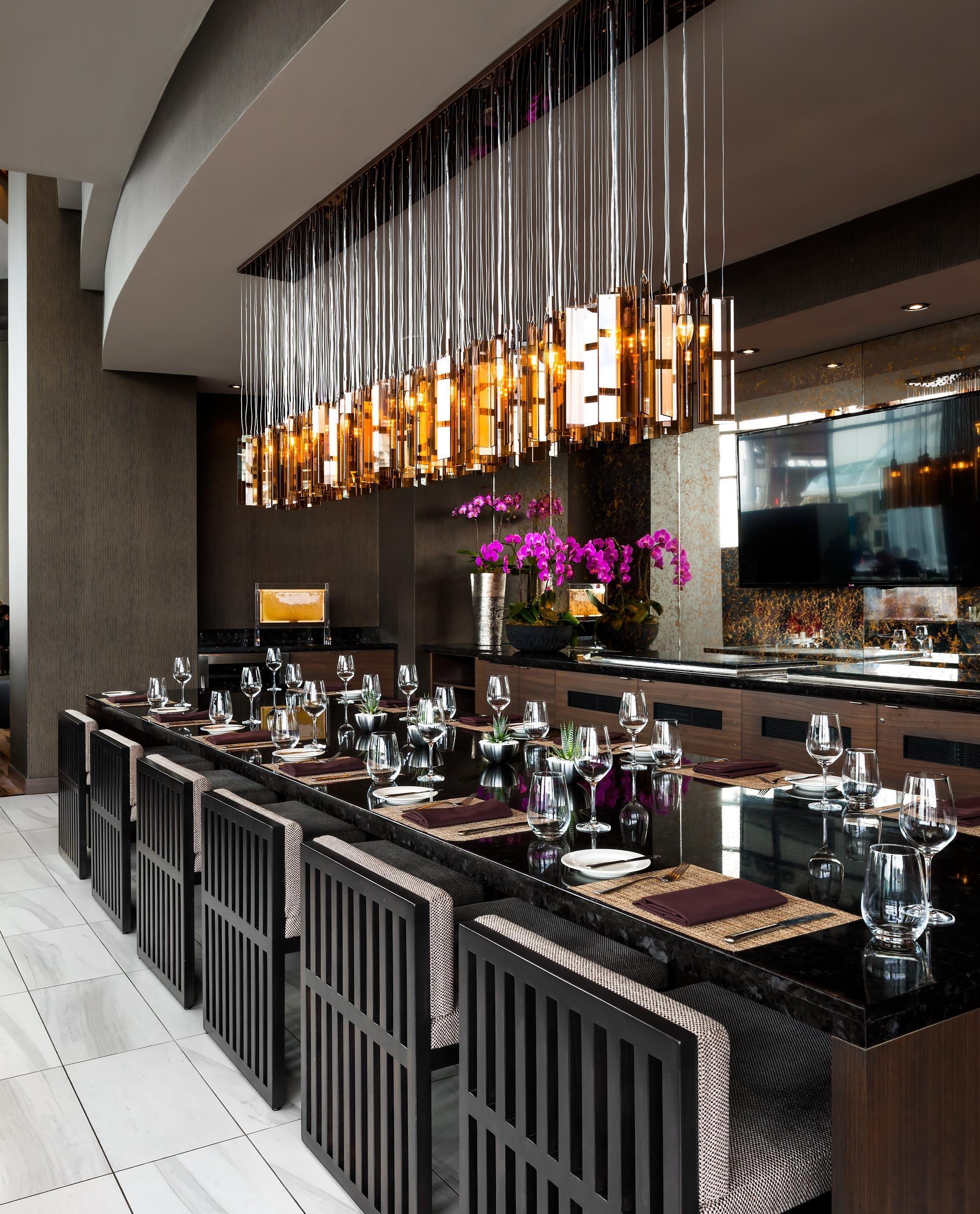 Fairmont Waterfront Hotel Vancouver Exterior foto The Chef's Table at the Ritz-Carlton, Boston