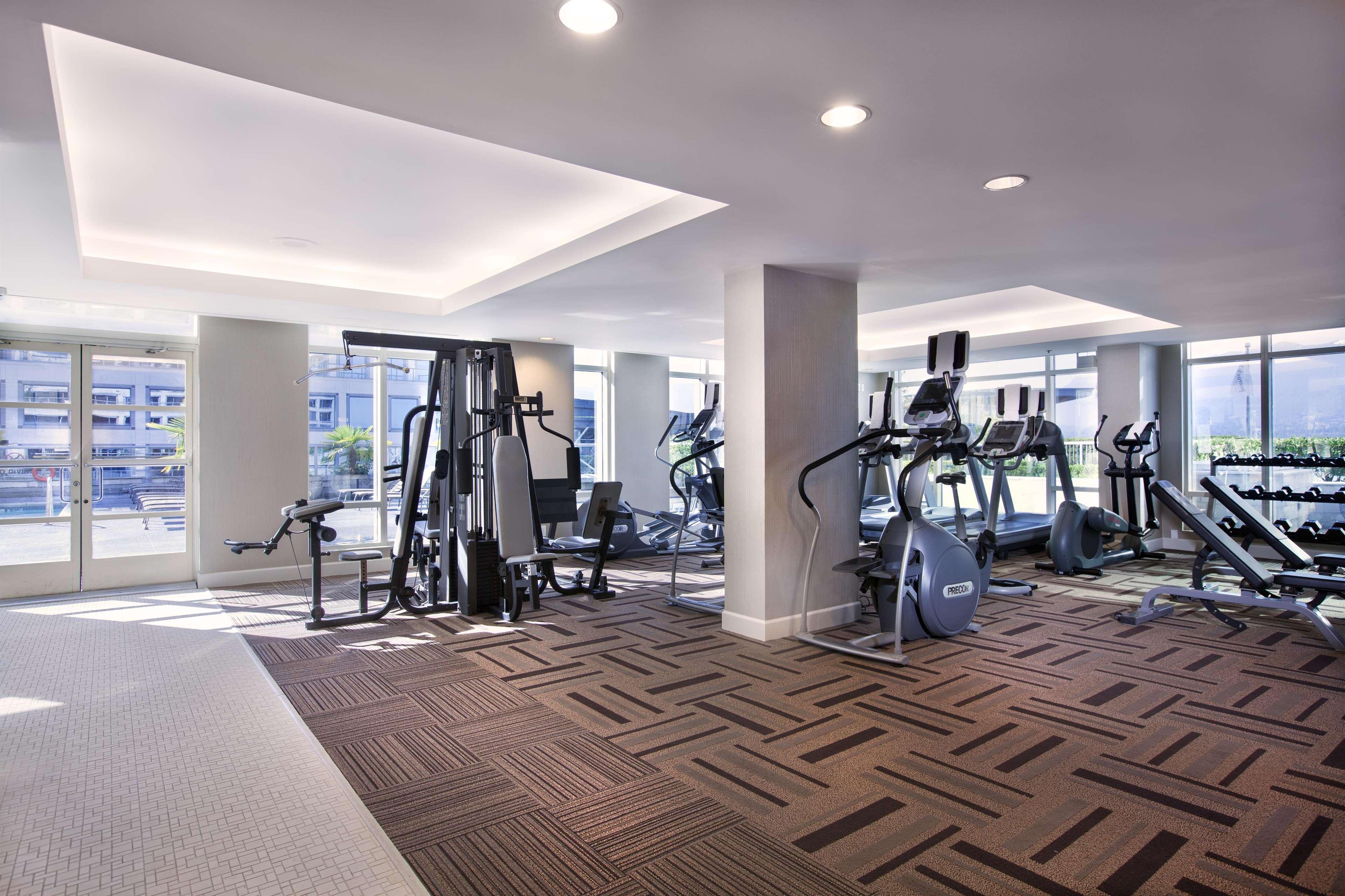 Fairmont Waterfront Hotel Vancouver Exterior foto The gym at the 1001 Olympic