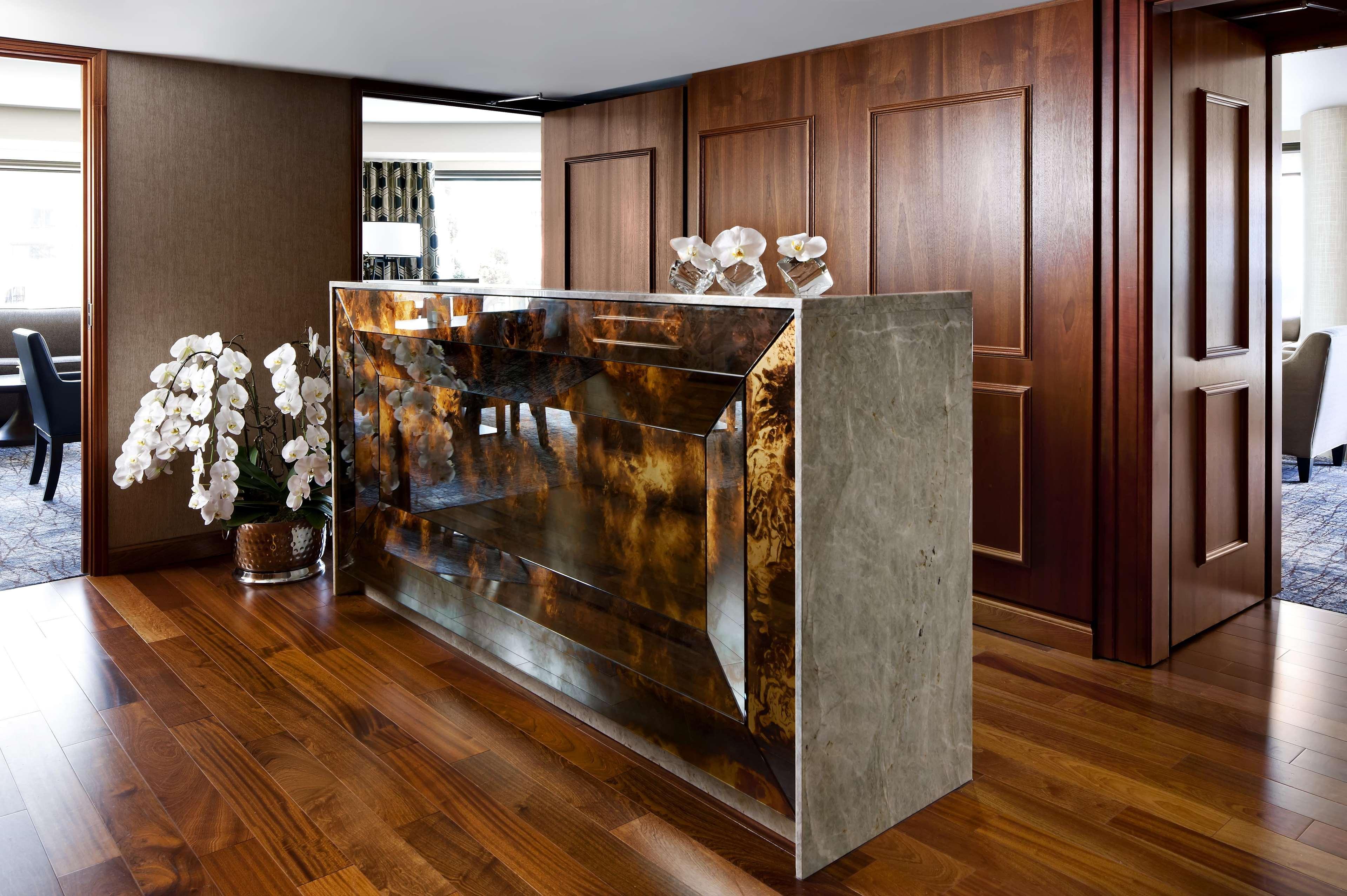 Fairmont Waterfront Hotel Vancouver Exterior foto Reception desk