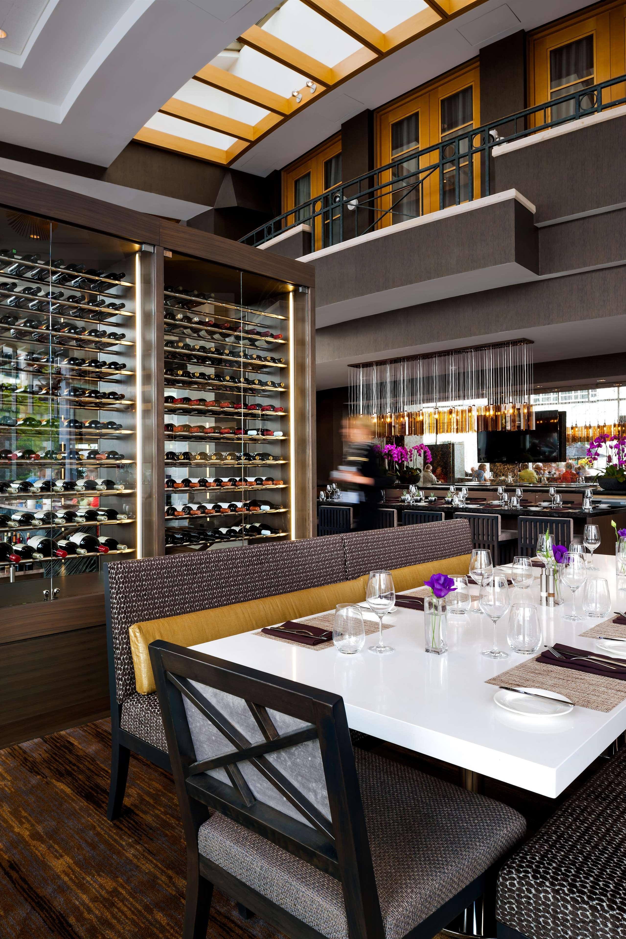Fairmont Waterfront Hotel Vancouver Exterior foto The interior of the restaurant