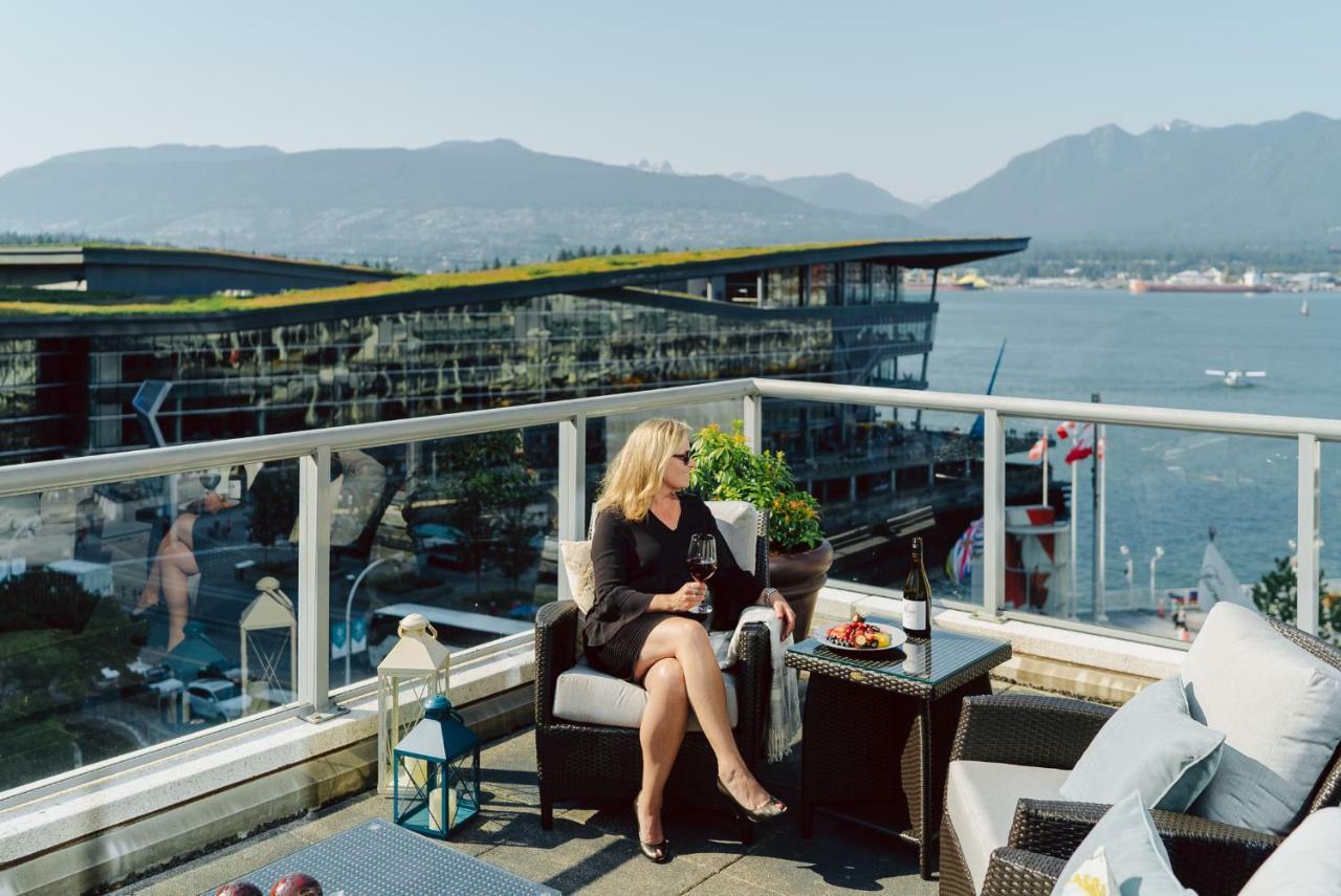Fairmont Waterfront Hotel Vancouver Exterior foto The View at The Sutton