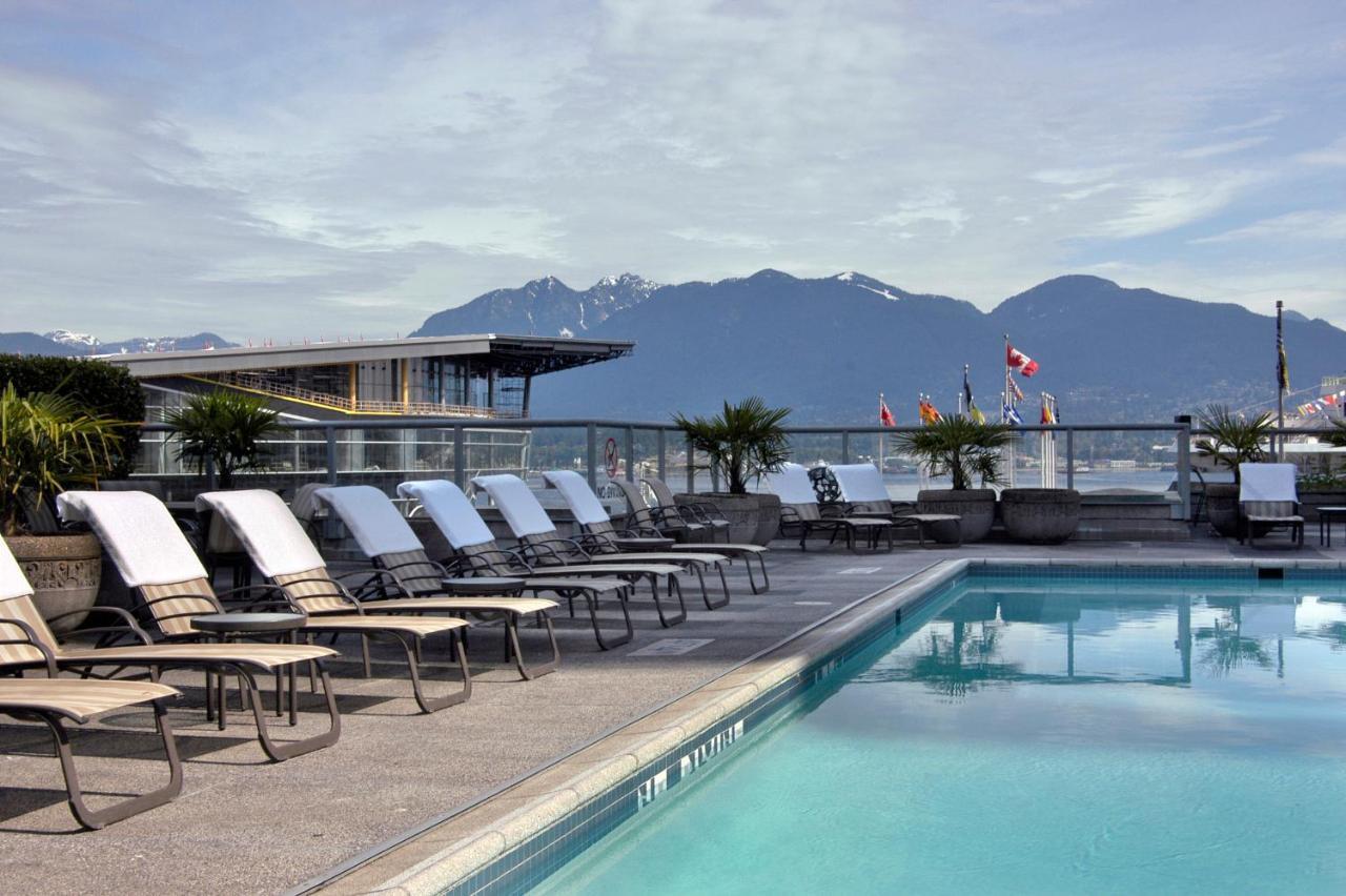 Fairmont Waterfront Hotel Vancouver Quarto foto The pool at the Westin Vancouver Airport